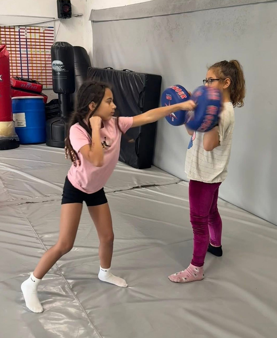 Kids-MMA-Girls-padwork